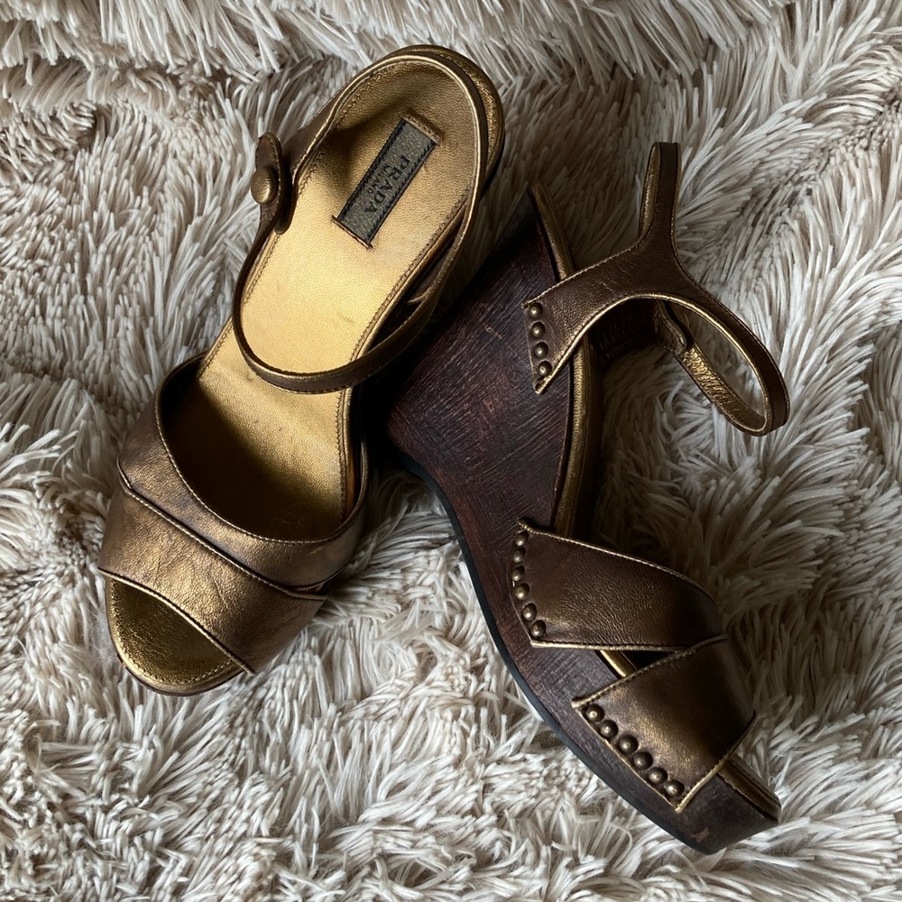 Gorgeous Prada bronze wooden wedge!